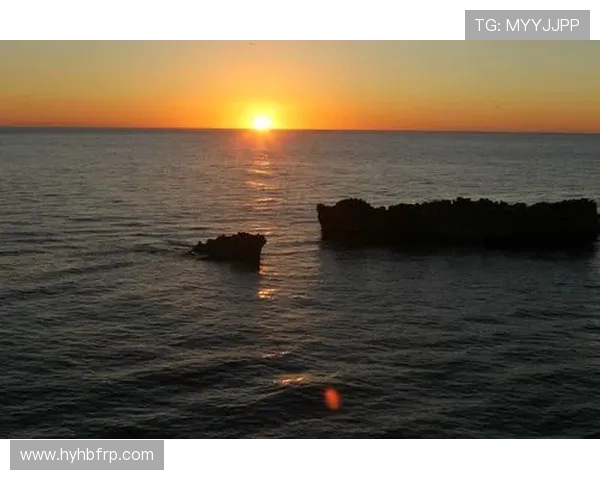 拜仁官方发布美丽视频 展现塞浦路斯海岸与夕阳唯美景致